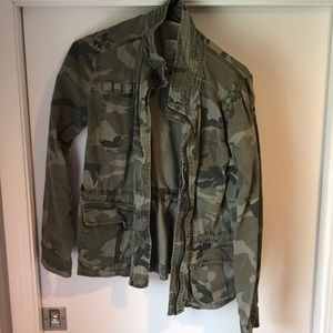 LA Heart camo zip up